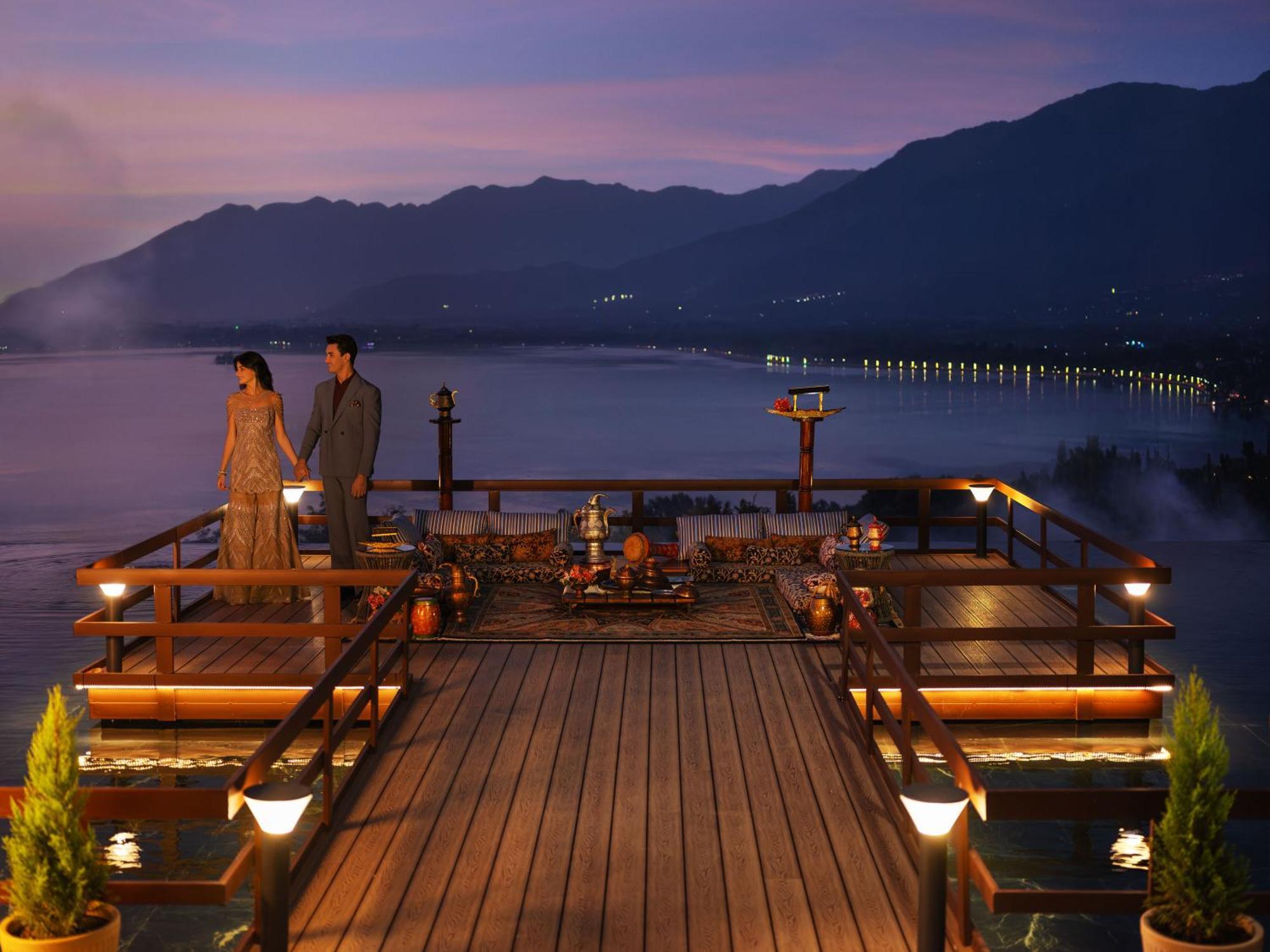 Taj Dal View Srinagar Hotel Ngoại thất bức ảnh