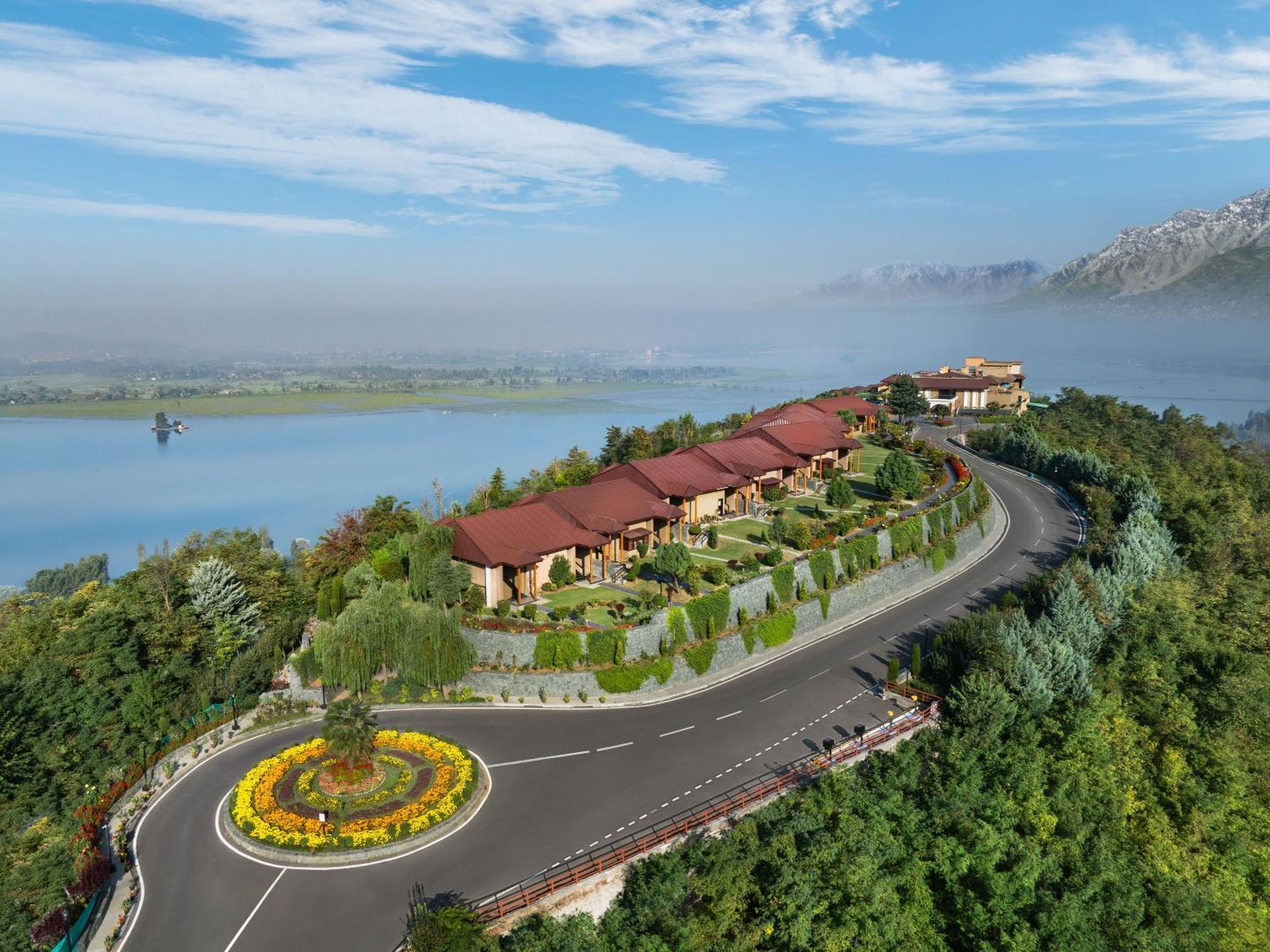 Taj Dal View Srinagar Hotel Ngoại thất bức ảnh