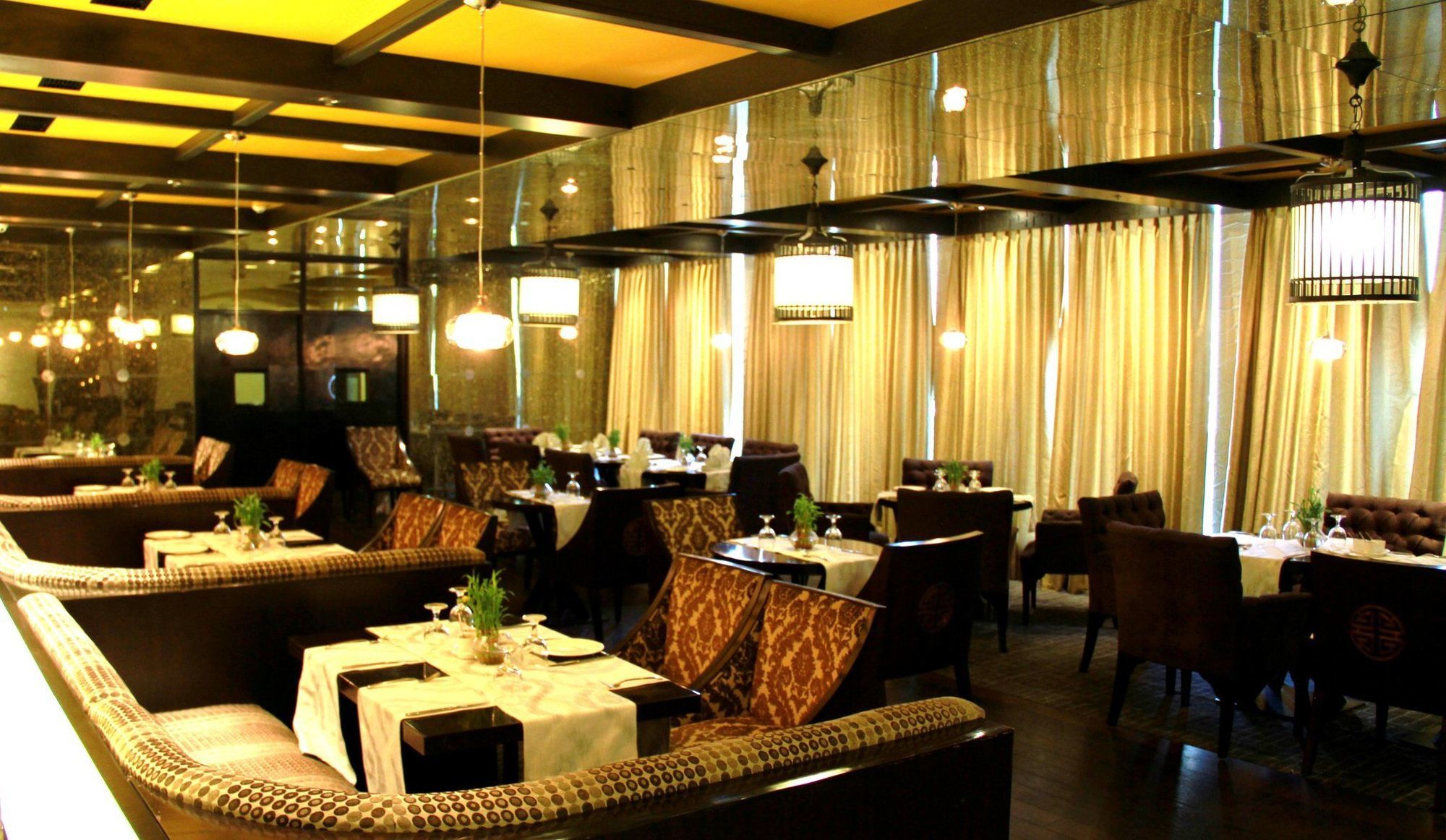 Taj Dal View Srinagar Hotel Nhà hàng bức ảnh