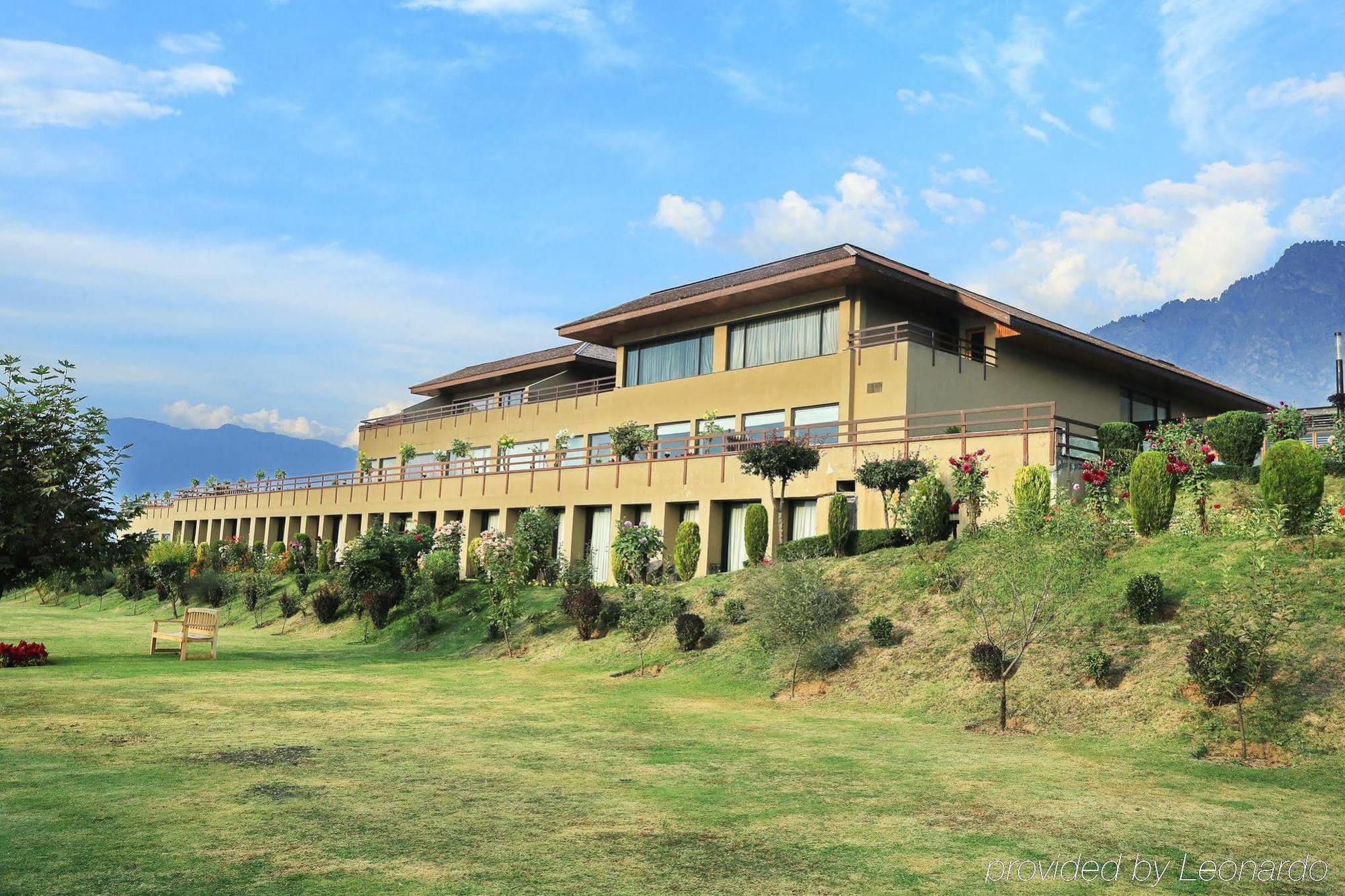 Taj Dal View Srinagar Hotel Ngoại thất bức ảnh