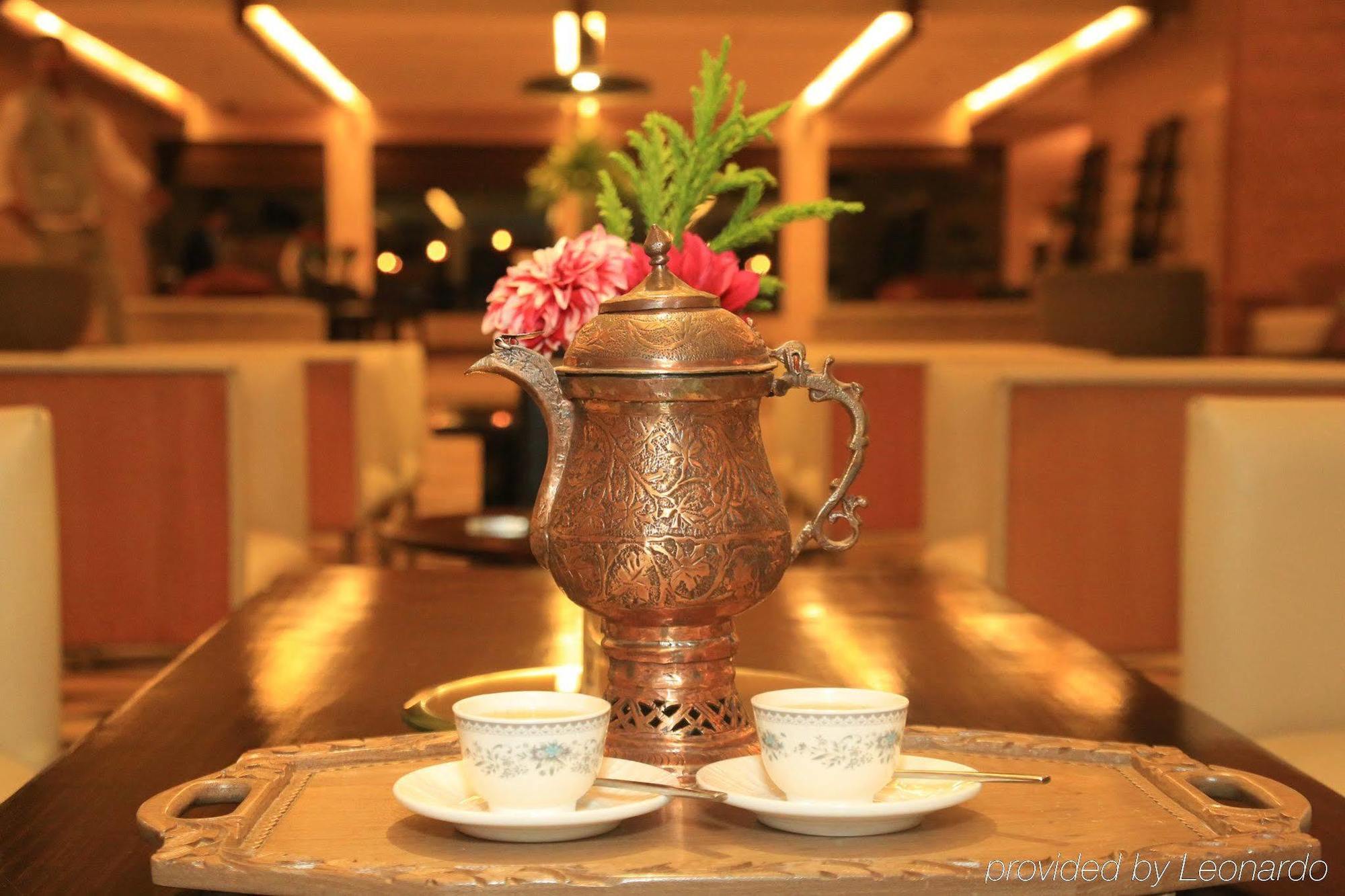 Taj Dal View Srinagar Hotel Ngoại thất bức ảnh
